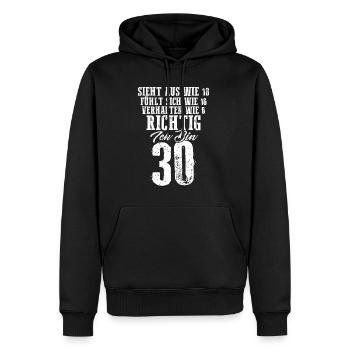 Sieht aus wie 18 fühlt sich wie 16 verhalten wie 6 - Männer Premium Bio Hoodie - Schwarz - Vorne - Nico (187cm)