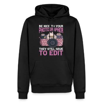 Be Nice To Photographer, They Still Have To Edit - Männer Premium Bio Hoodie - Schwarz - Vorne - Nico (187cm)