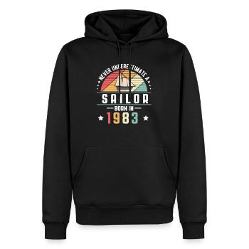Never Understimate A Sailer Born In 1983 - Men’s Premium Organic Hoodie - black - Front - Nico (187cm)