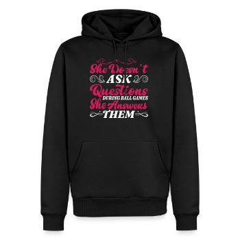 She Answers Questions During Ball Games 2 - Männer Premium Bio Hoodie - Schwarz - Vorne - Nico (187cm)