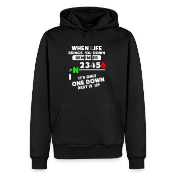 Wenn das Leben dich nach unten bringt, gibt es nur - Männer Premium Bio Hoodie - Schwarz - Vorne - Nico (187cm)