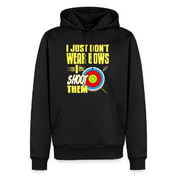 I just dont wear bows i shoot them - Männer Premium Bio Hoodie - Schwarz - Vorne - Nico (187cm)