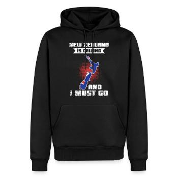 Neuseeland ruft an - Männer Premium Bio Hoodie - Schwarz - Vorne - Nico (187cm)