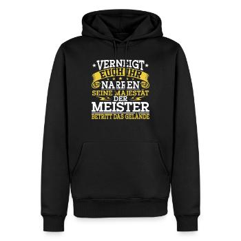 Der Meister betritt das Gelände - Meisterprüfung - Männer Premium Bio Hoodie - Schwarz - Vorne - Nico (187cm)