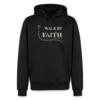 Walk by Faith | 2. Korinther 5,7 - Männer Premium Bio Hoodie - Schwarz - Vorne - Nico (187cm)
