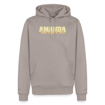 Amanda als Spruch - Männer Premium Bio Hoodie - Taupe - Vorne - Nico (187cm)
