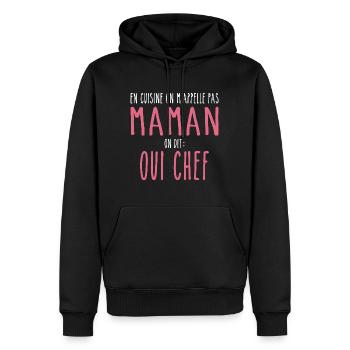 In der Küche nennen sie mich nicht Mama, sondern Chef - Männer Premium Bio Hoodie - Schwarz - Vorne - Nico (187cm)