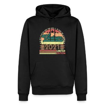 Retro-Geburtstagsgeschenk 2021. Jahrgang 2021. - Männer Premium Bio Hoodie - Schwarz - Vorne - Nico (187cm)