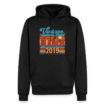 März 2019, Vintage-Jubiläumsgeschenk März 2019. - Männer Premium Bio Hoodie - Schwarz - Vorne - Nico (187cm)