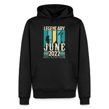 Juni 2022 Geburtstagsgeschenk, Jahrgang Juni 2022. - Männer Premium Bio Hoodie - Schwarz - Vorne - Nico (187cm)