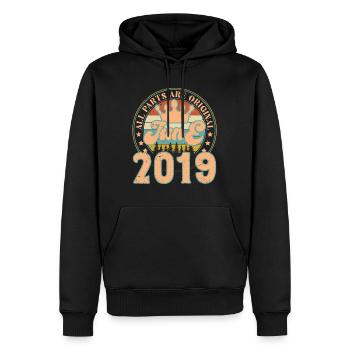 Juni 2019. Geburtstagsgeschenk Juni 2019. Juni - Männer Premium Bio Hoodie - Schwarz - Vorne - Nico (187cm)