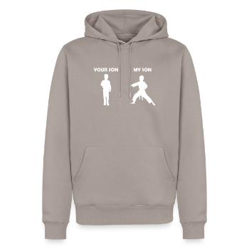 Karate Dad Daddy My son's gift - Men’s Premium Organic Hoodie - taupe - Front - Nico (187cm)