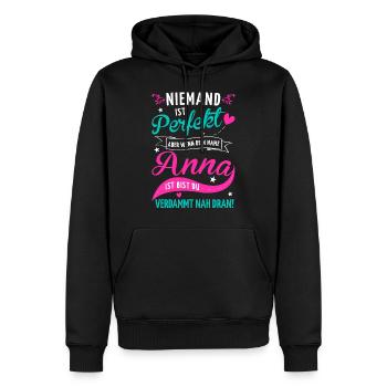 Niemand ist perfekt aber wenn dein Name Anna ist - Männer Premium Bio Hoodie - Schwarz - Vorne - Nico (187cm)