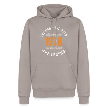 Legendary since 1978 The Man The Myth - Sweat à capuche Premium bio Homme - taupe - Devant - Nico (187cm)