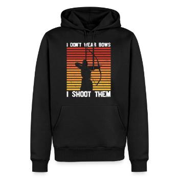 I don't wear Bows i Shoot Them - Männer Premium Bio Hoodie - Schwarz - Vorne - Nico (187cm)