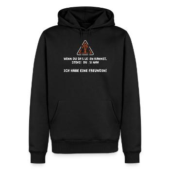 Ich habe eine Freundin! Du stehst zu nah! - Männer Premium Bio Hoodie - Schwarz - Vorne - Nico (187cm)