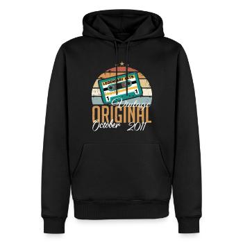 Oktober 2011 Geburtstagsgeschenk 2011 Oktober - Männer Premium Bio Hoodie - Schwarz - Vorne - Nico (187cm)