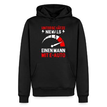 E-Auto UNTERSCHÄTZE NIEMALS EINEN MANN MIT E AUTO - Männer Premium Bio Hoodie - Schwarz - Vorne - Nico (187cm)