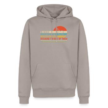 Vaterhemd, hinterfrage niemals die Entscheidungen meiner Frau - Männer Premium Bio Hoodie - Taupe - Vorne - Nico (187cm)