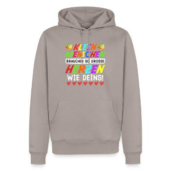 Kleine Menschen brauchen großes Herz Erzieherin - Männer Premium Bio Hoodie - Taupe - Vorne - Nico (187cm)