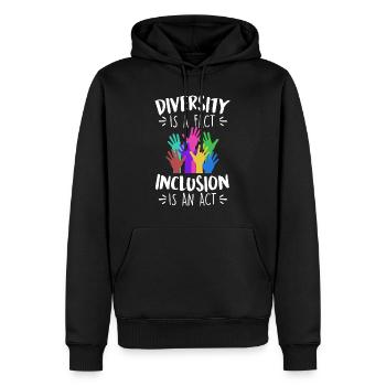 La diversité est un fait L’inclusion est un acte Vielfalt - Sweat à capuche Premium bio Homme - noir - Devant - Nico (187cm)