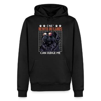 Neufundländer ONLY NEWFOUNDLANDS CAN JUDGE ME - Männer Premium Bio Hoodie - Schwarz - Vorne - Nico (187cm)