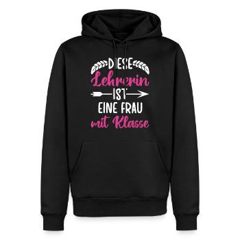 Diese Lehrerin ist eine Frau mit Klasse - Männer Premium Bio Hoodie - Schwarz - Vorne - Nico (187cm)