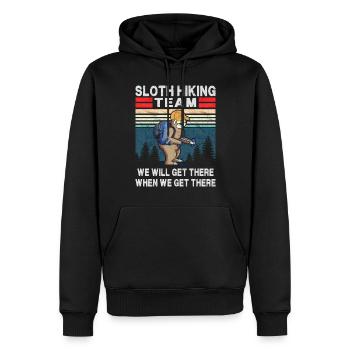 Das Sloth Hiking Team wird dort ankommen, wenn wir dort ankommen - Männer Premium Bio Hoodie - Schwarz - Vorne - Nico (187cm)