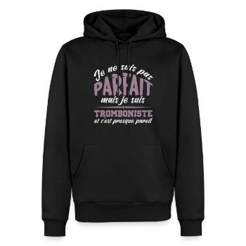 Je ne suis pas parfaite mais Tromboniste - Sweat à capuche Premium bio Homme - noir - Devant - Nico (187cm)