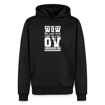 Wow the synchro is better than the OV (Sarcasm) - Männer Premium Bio Hoodie - Schwarz - Vorne - Nico (187cm)