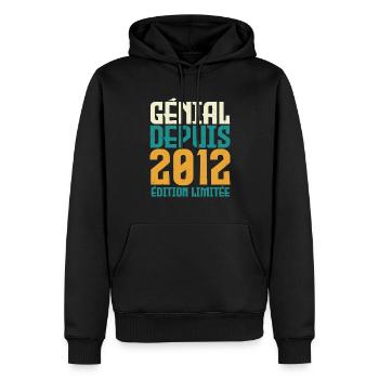 Génial depuis 2012 - Sweat à capuche Premium bio Homme - noir - Devant - Nico (187cm)