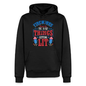 Am 4. Juli Wird Nicht Nur Ein Feuerwerk Gezündet - Männer Premium Bio Hoodie - Schwarz - Vorne - Nico (187cm)