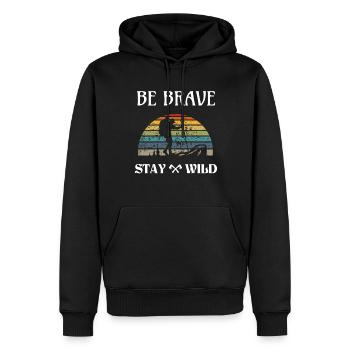 Hiking Vintage Spruch BE BRAVE STAY WILD T-Shirt - Männer Premium Bio Hoodie - Schwarz - Vorne - Nico (187cm)
