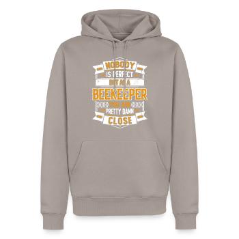 Funny beekeepers & bees - Men’s Premium Organic Hoodie - taupe - Front - Nico (187cm)
