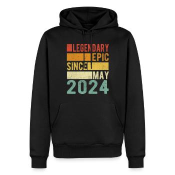Anniversaire mai 2024 Épopée légendaire - Sweat à capuche Premium bio Homme - noir - Devant - Nico (187cm)