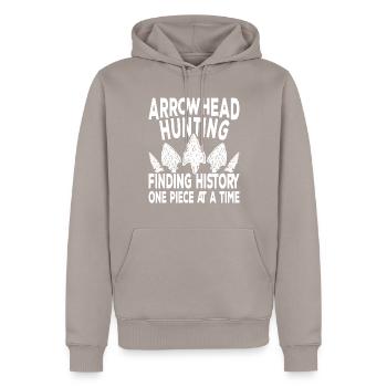 Arrowhead Hunting Arrowheads - Men’s Premium Organic Hoodie - taupe - Front - Nico (187cm)