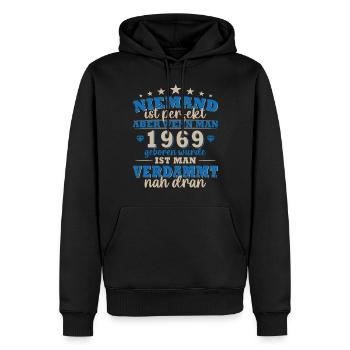Niemand ist perfekt 1969 - Männer Premium Bio Hoodie - Schwarz - Vorne - Nico (187cm)