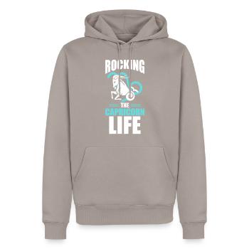 Basculer l’astrologie de la vie du Capricorne - Sweat à capuche Premium bio Homme - taupe - Devant - Nico (187cm)
