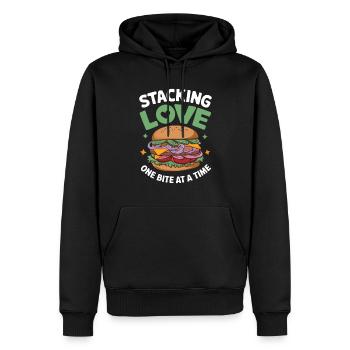 Dicton sandwich - Empiler l’amour une bouchée à la fois - Sweat à capuche Premium bio Homme - noir - Devant - Nico (187cm)