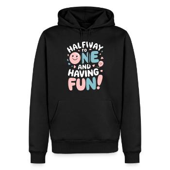 Anniversaire de six mois : à mi-chemin et amusant - Sweat à capuche Premium bio Homme - noir - Devant - Nico (187cm)