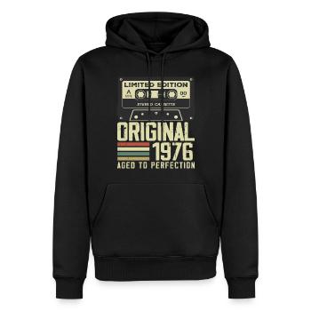 48e Cadeau Anniversaire Style rétro 1976 - Sweat à capuche Premium bio Homme - noir - Devant - Nico (187cm)