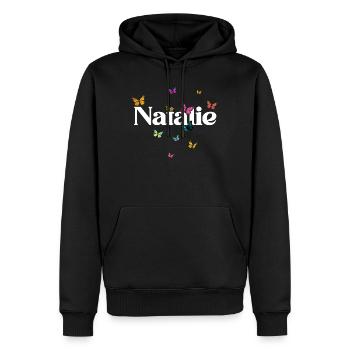 Schöner Mädchenname mit Schmetterlingen NATALIE - Männer Premium Bio Hoodie - Schwarz - Vorne - Nico (187cm)