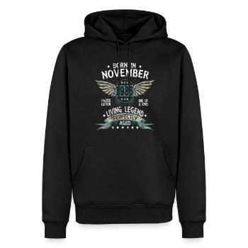 Born in November 1985 - Männer Premium Bio Hoodie - Schwarz - Vorne - Nico (187cm)