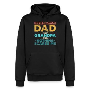 Ich habe zwei Titel Papa und Opa und nichts macht - Männer Premium Bio Hoodie - Schwarz - Vorne - Nico (187cm)
