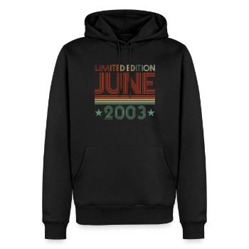 19. Geburtstag Juni Jahrgang 2003 Geschenkidee - Männer Premium Bio Hoodie - Schwarz - Vorne - Nico (187cm)