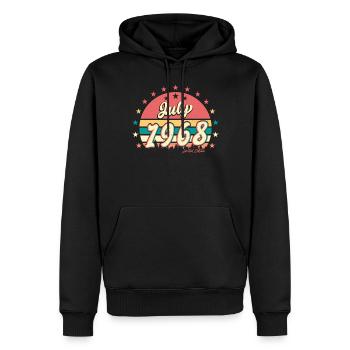 Retro 1968 Juli - Männer Premium Bio Hoodie - Schwarz - Vorne - Nico (187cm)