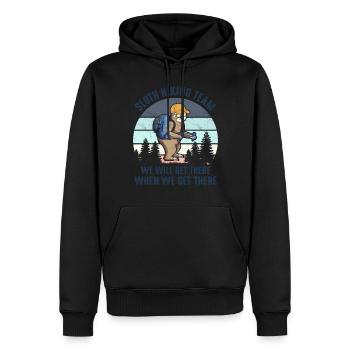 Das Sloth Hiking Team wird dort ankommen, wenn wir dort ankommen - Männer Premium Bio Hoodie - Schwarz - Vorne - Nico (187cm)