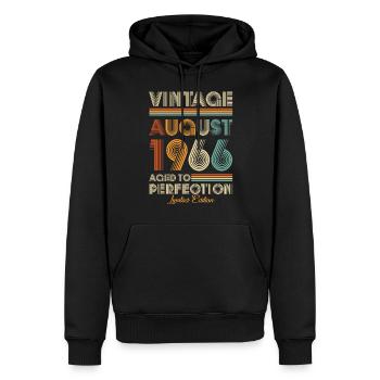 Vintage Aged To Perfection August 1966 - Männer Premium Bio Hoodie - Schwarz - Vorne - Nico (187cm)
