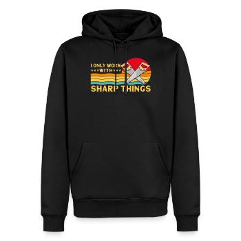 Je ne travaille qu’avec des choses pointues - Sweat à capuche Premium bio Homme - noir - Devant - Nico (187cm)