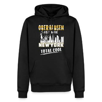 OBERHAUSEN IST WIE NEW YORK - Männer Premium Bio Hoodie - Schwarz - Vorne - Nico (187cm)